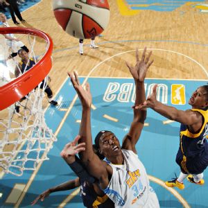 Sylvia Fowles goes up for a shot (Getty Images)